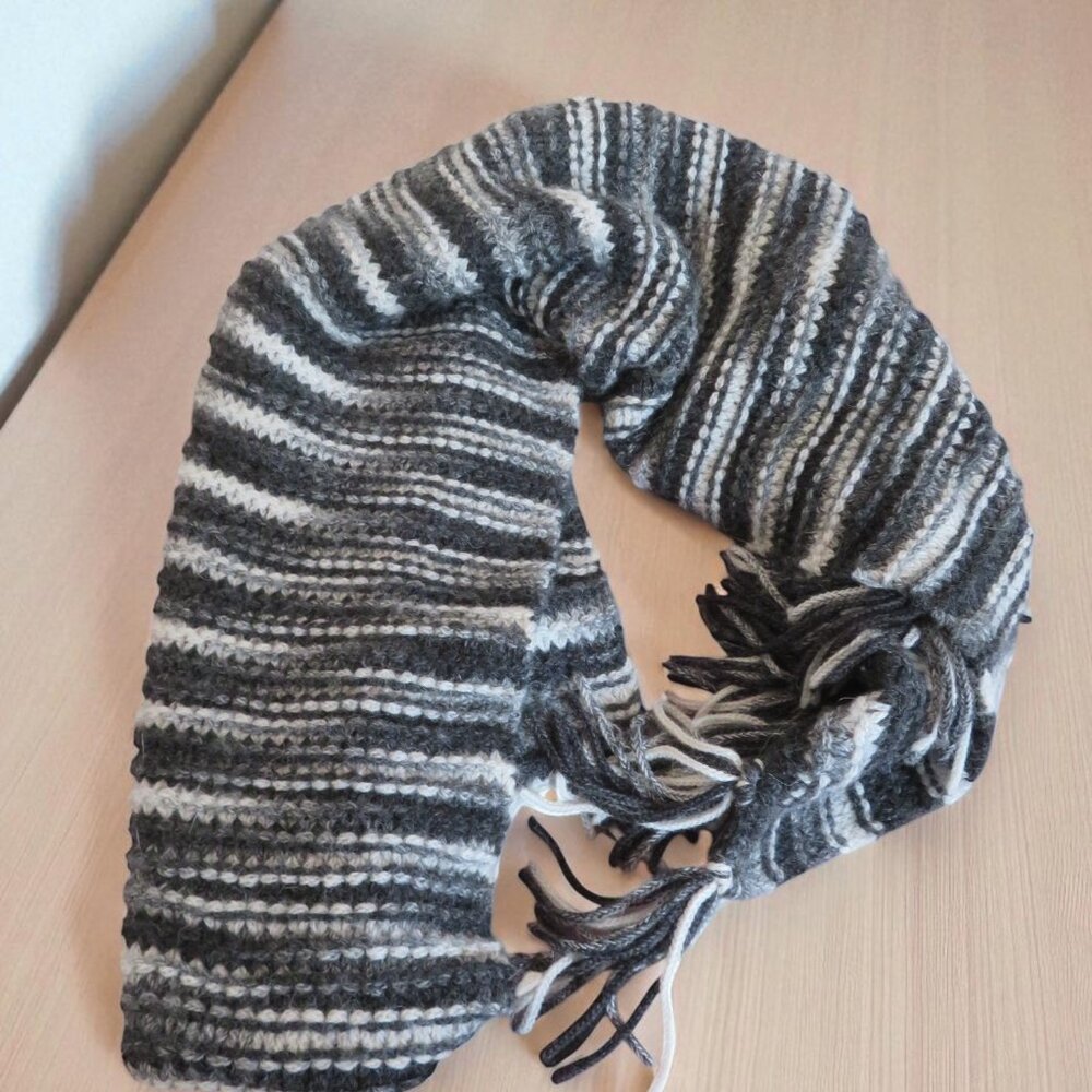 Eileen Fisher (The Fisher Project) Peruvian Baby Alpaca Scarf/Wrap w/Fringe, EUC - Picture 4 of 9